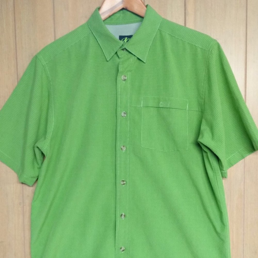 Nordic Track men's lime green casual short sleeve button down shirt. Medium